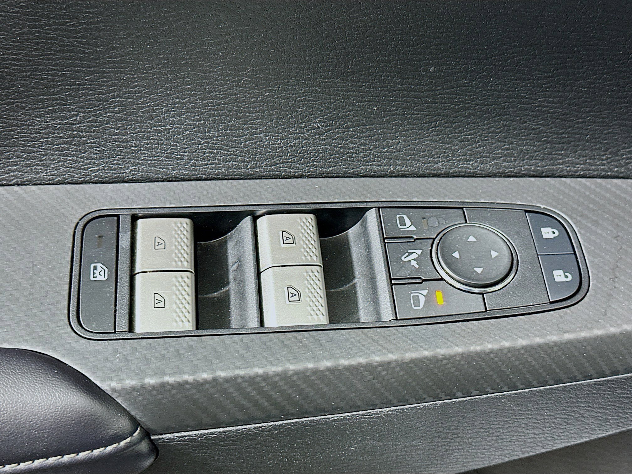 Used 2024 Mitsubishi Outlander SE image 15