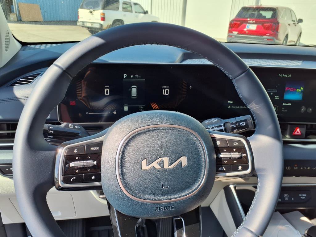 New 2026 Kia Carnival EX image 18