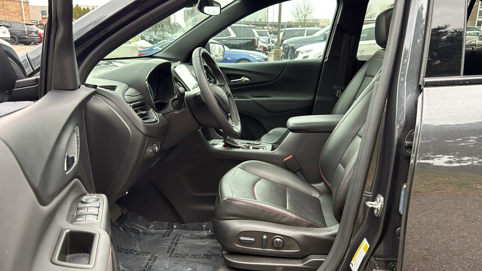 Used 2022 Chevrolet Equinox RS w/ RS Leather Package image 8