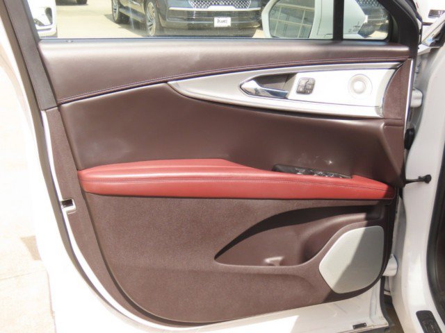 Used 2019 Lincoln Nautilus Black Label AWD/4WD image 16