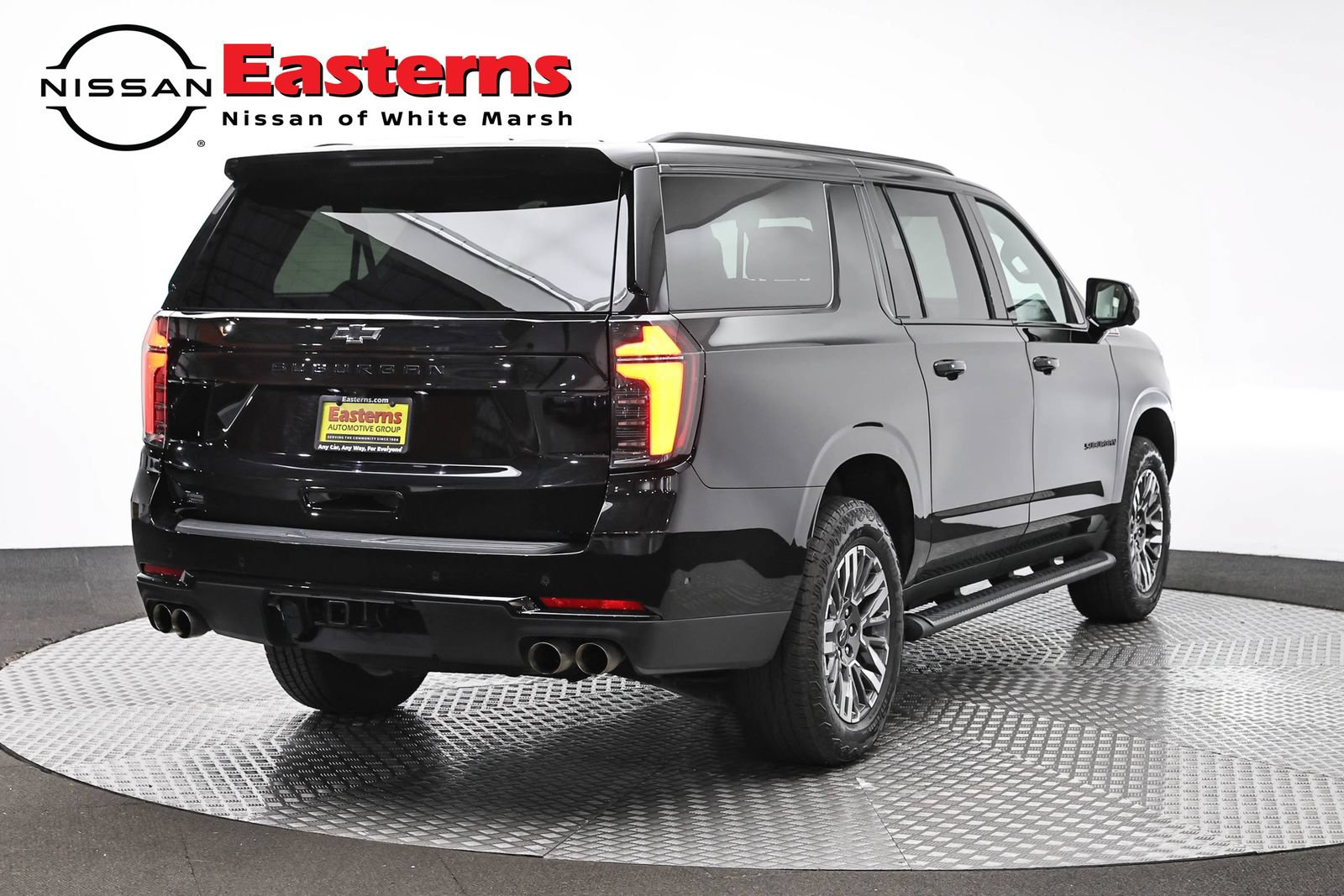 Used 2025 Chevrolet Suburban Z71 AWD/4WD image 5