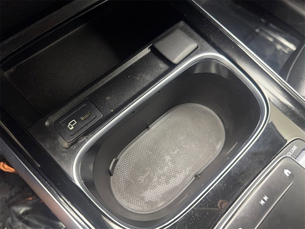 Used 2022 Mercedes-Benz GLB 250 w/ Premium Package Lite image 65