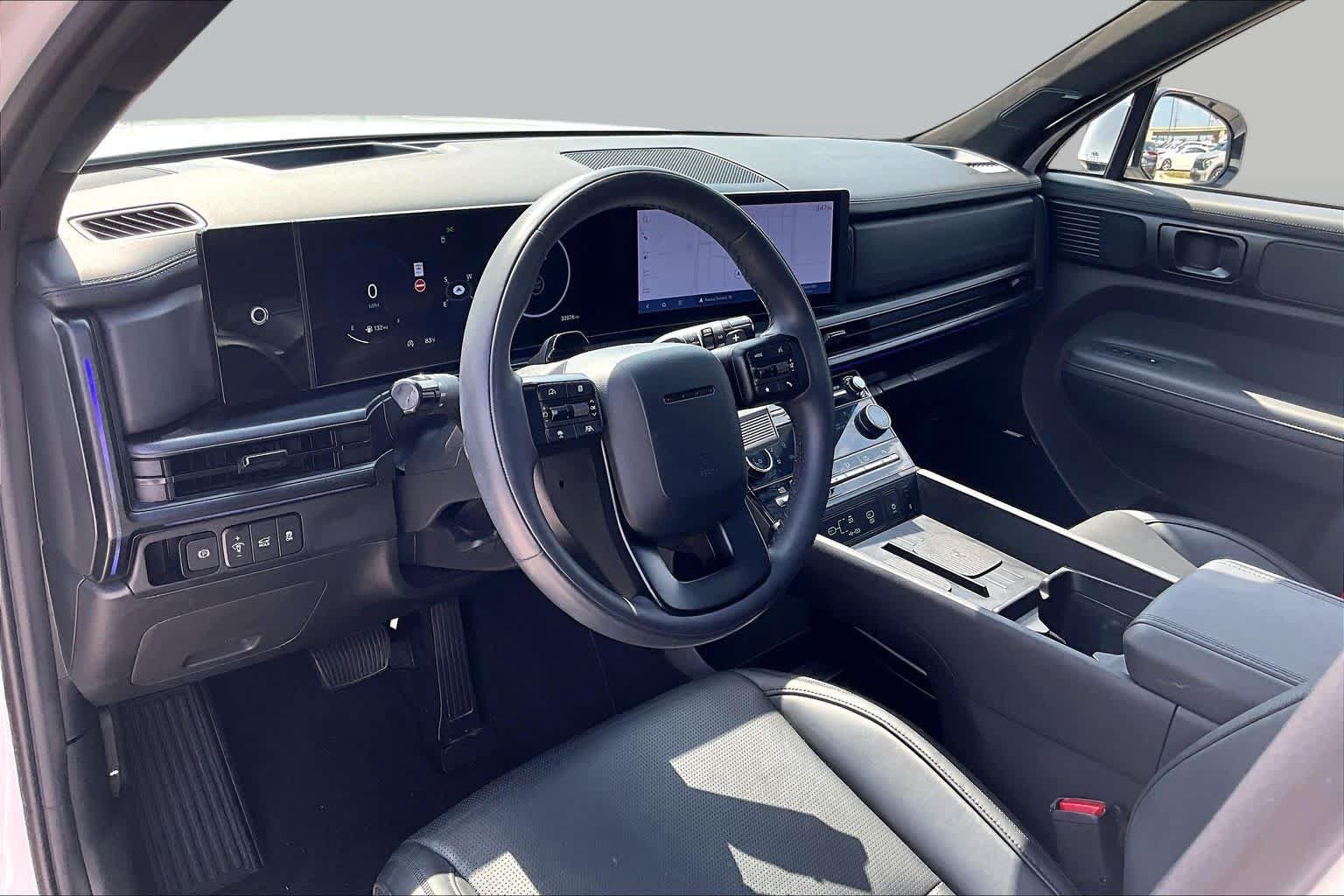 Used 2025 Hyundai Santa Fe Calligraphy FWD image 16