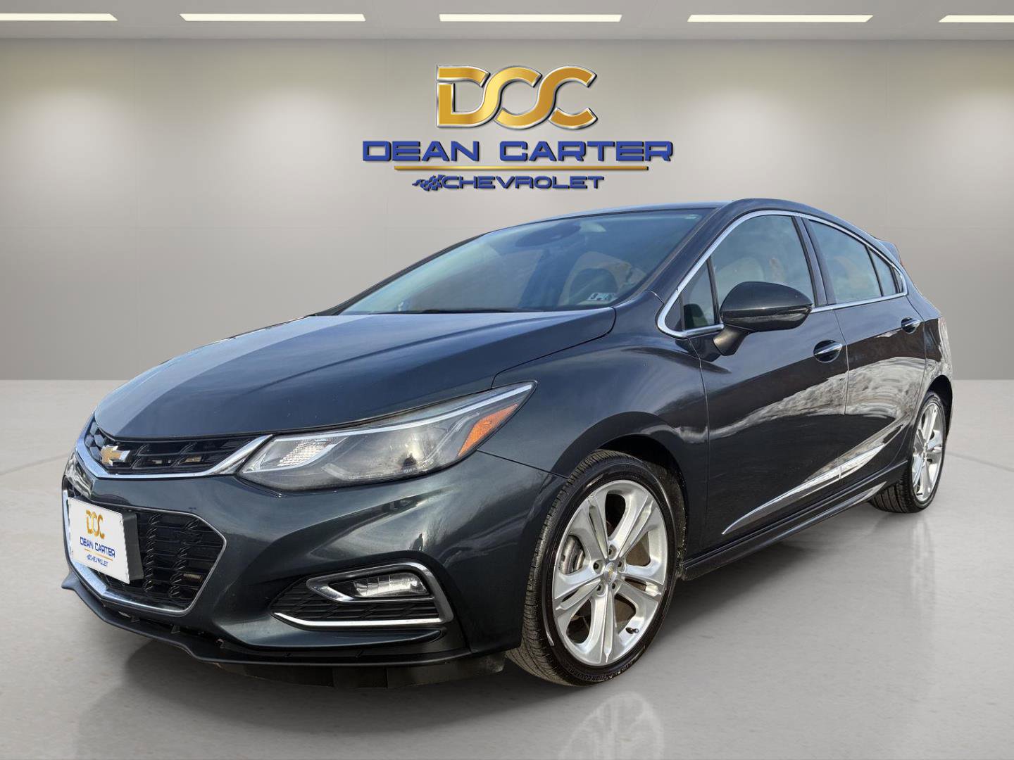 Used 2018 Chevrolet Cruze Premier FWD image 2