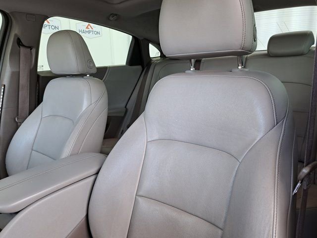 Used 2016 Chevrolet Malibu Premier w/ Driver Confidence Package FWD image 25