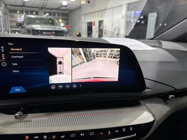 Used 2025 Cadillac Optiq Sport 2 AWD/4WD image 32