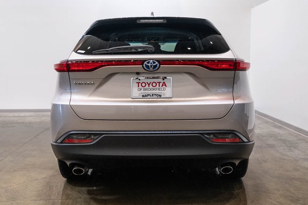 Certified 2024 Toyota Venza LE AWD/4WD image 8