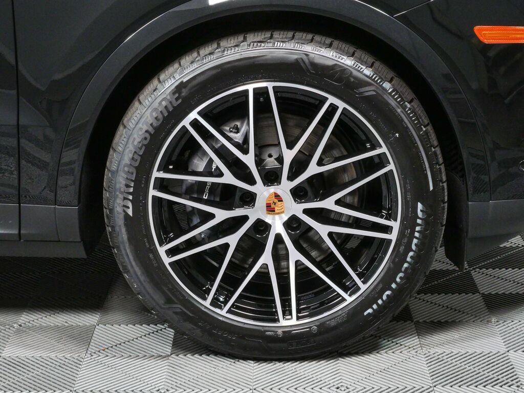New 2026 Porsche Cayenne Coupe AWD/4WD image 40