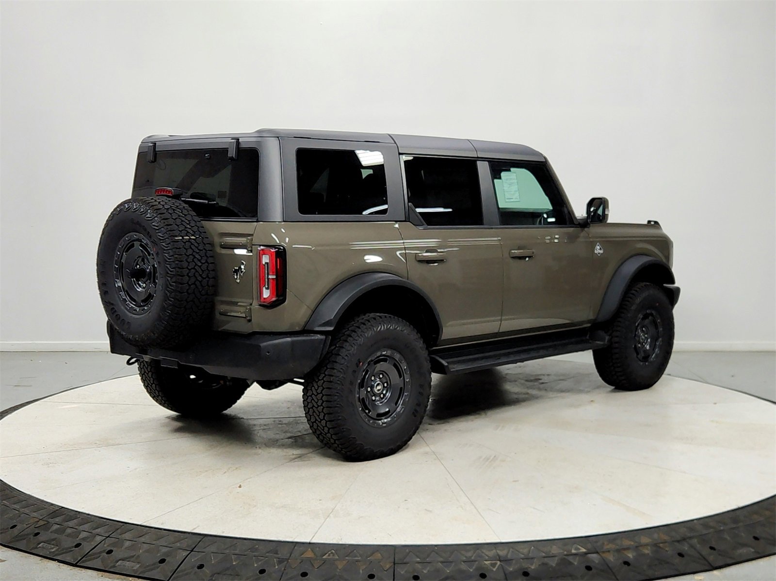 New 2025 Ford Bronco Outer Banks w/ Sasquatch Package image 7