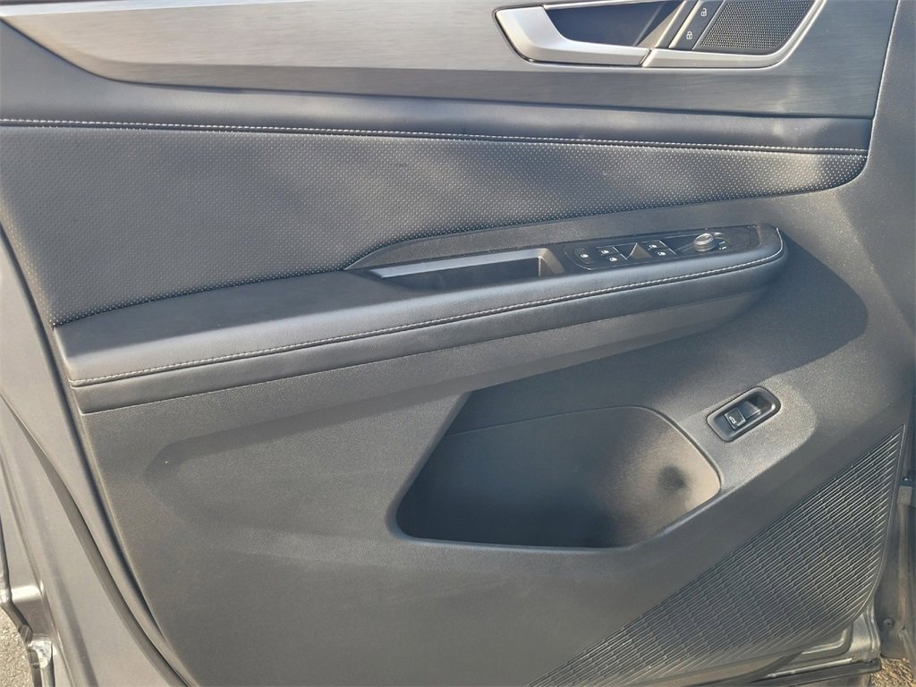 Used 2024 Volkswagen Atlas Cross Sport SE image 15