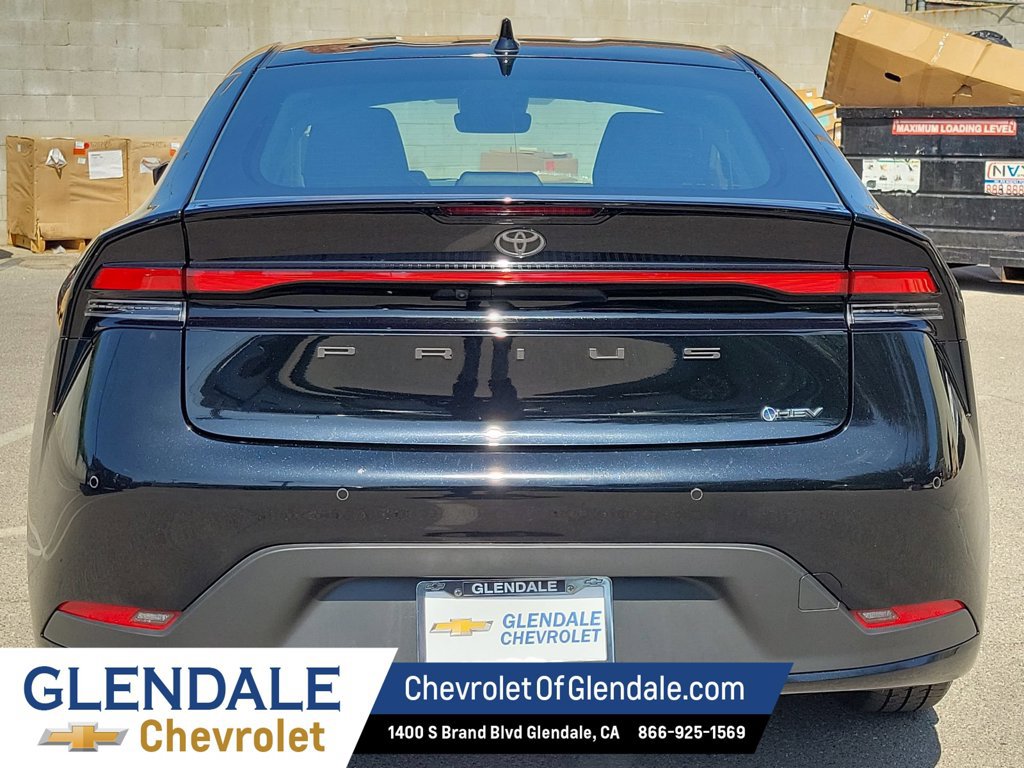Used 2025 Toyota Prius LE AWD/4WD image 4