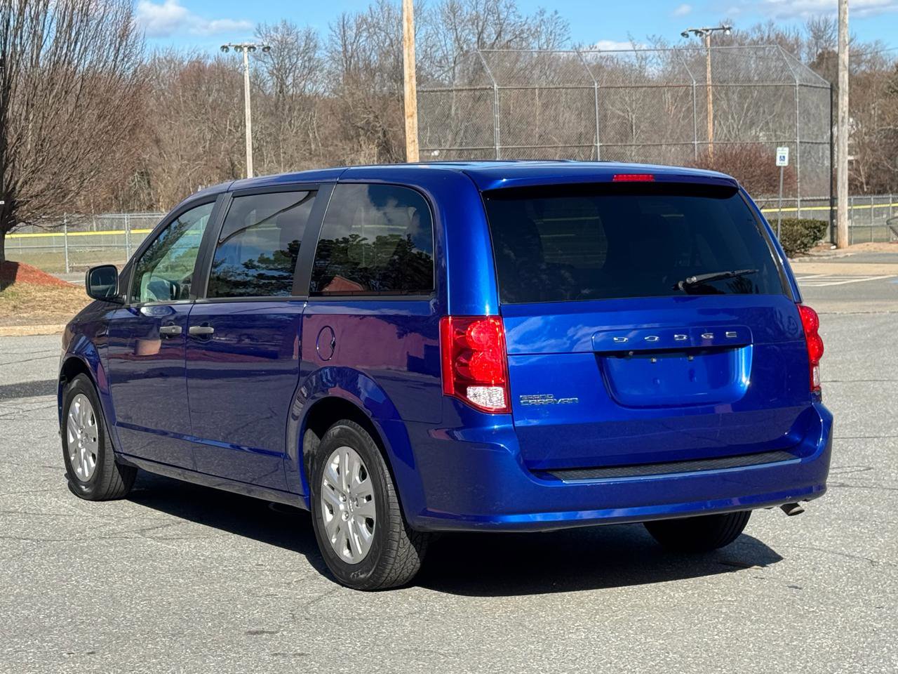 Used 2019 Dodge Grand Caravan SE image 4