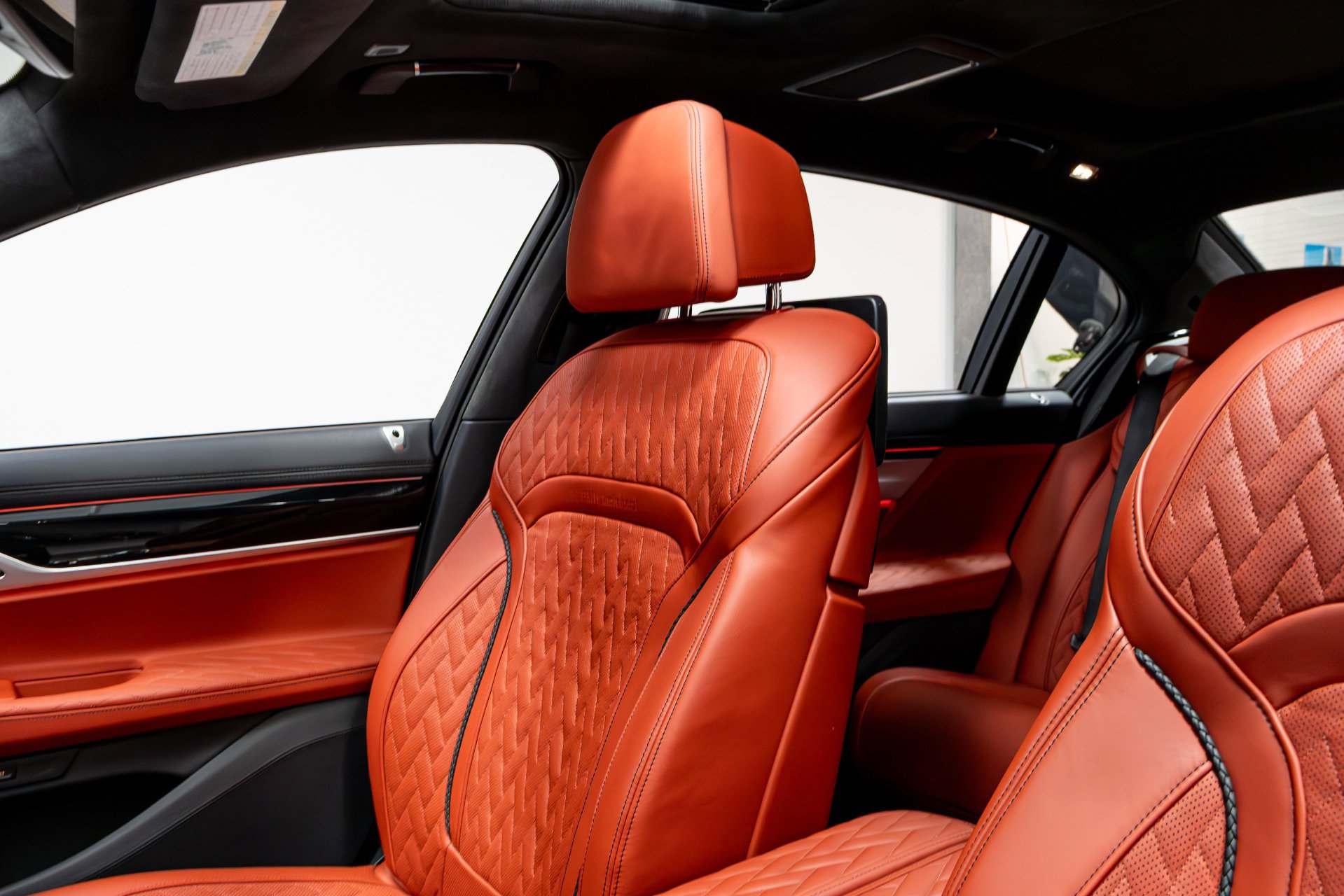 Used 2022 BMW M760i xDrive image 13