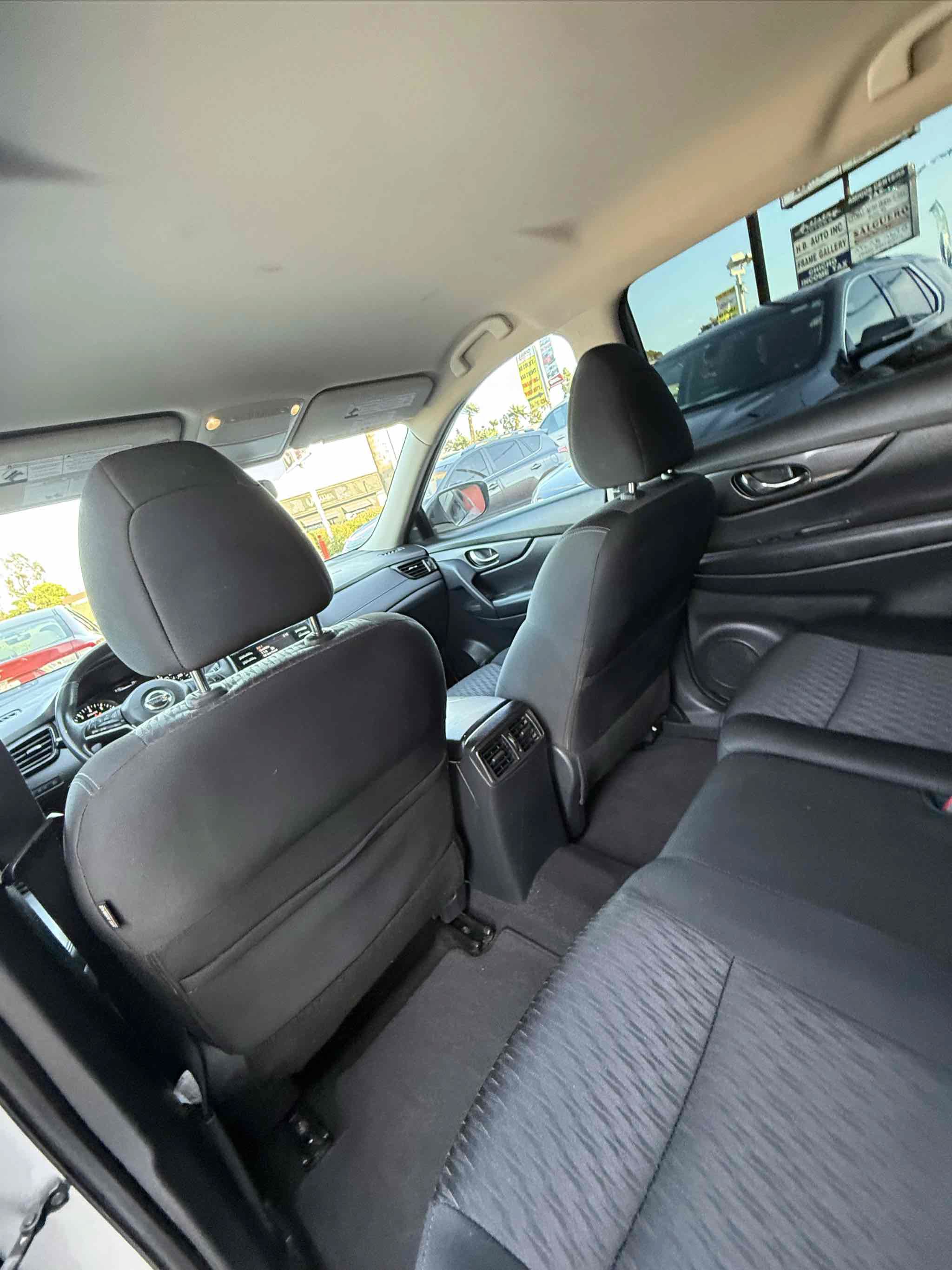 Used 2017 Nissan Rogue SV FWD image 86