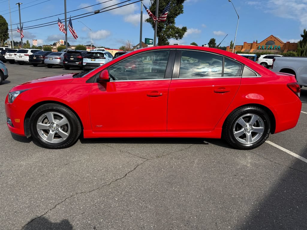 Used 2014 Chevrolet Cruze LT w/ RS Package FWD image 4