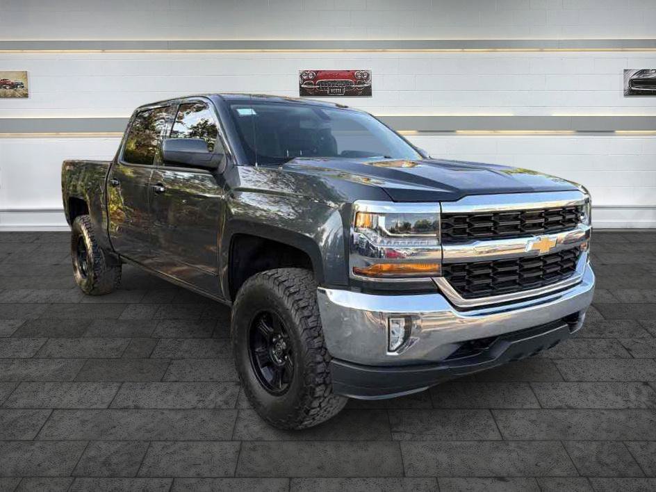 Used 2017 Chevrolet Silverado 1500 LT w/ LT Eassist Package AWD/4WD image 1