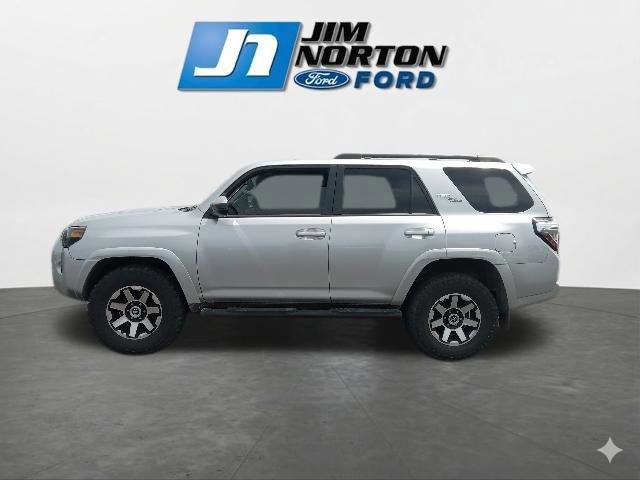 Used 2019 Toyota 4Runner TRD Off-Road AWD/4WD image 6