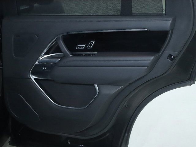 Used 2023 Land Rover Range Rover Long Wheelbase SE AWD/4WD image 32