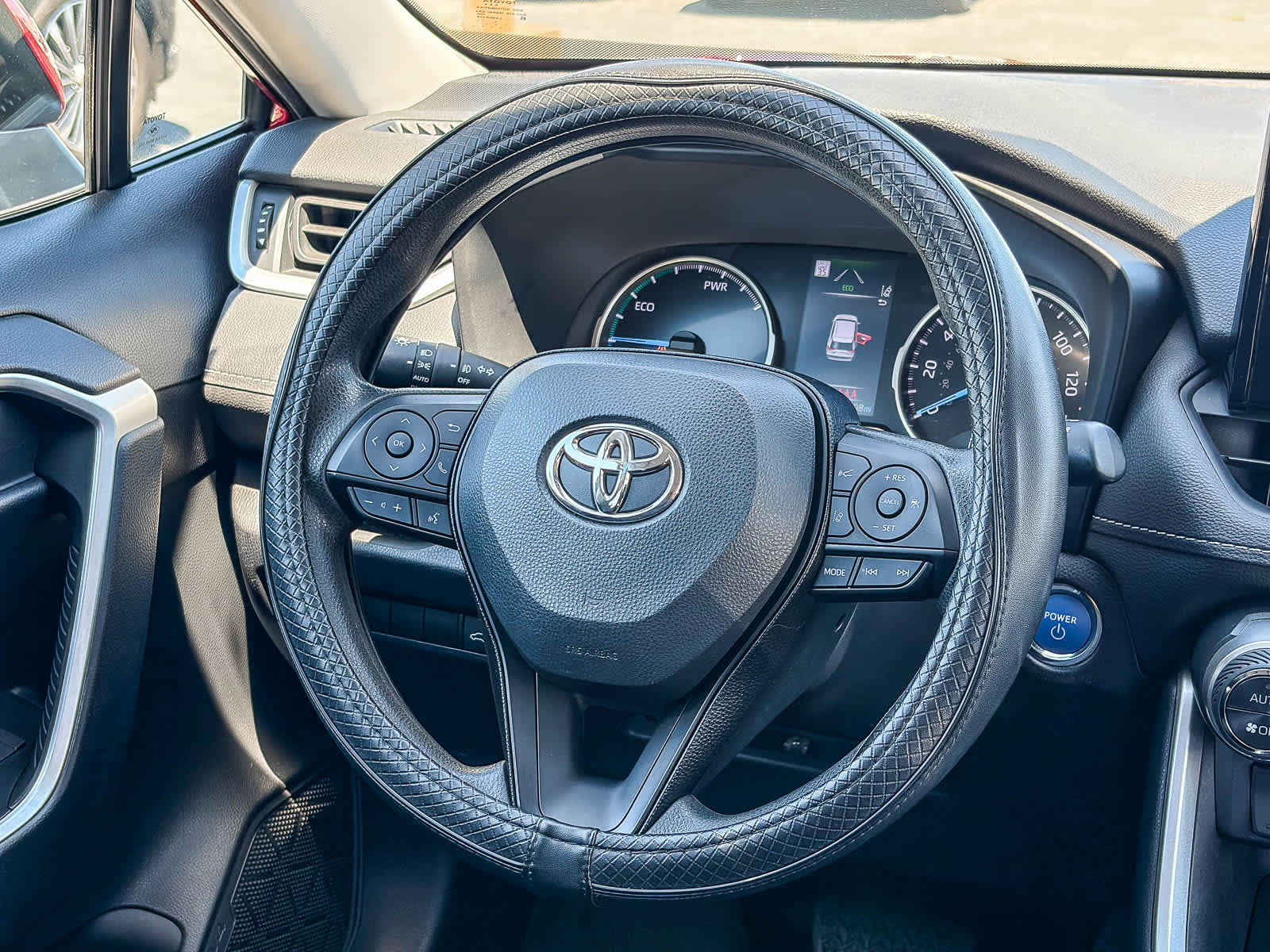 Used 2020 Toyota RAV4 XLE w/ Convenience Package AWD/4WD image 14