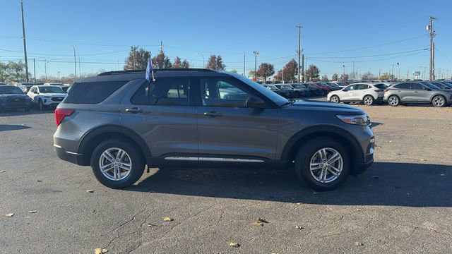 Certified 2022 Ford Explorer XLT w/ Equipment Group 202A image 3