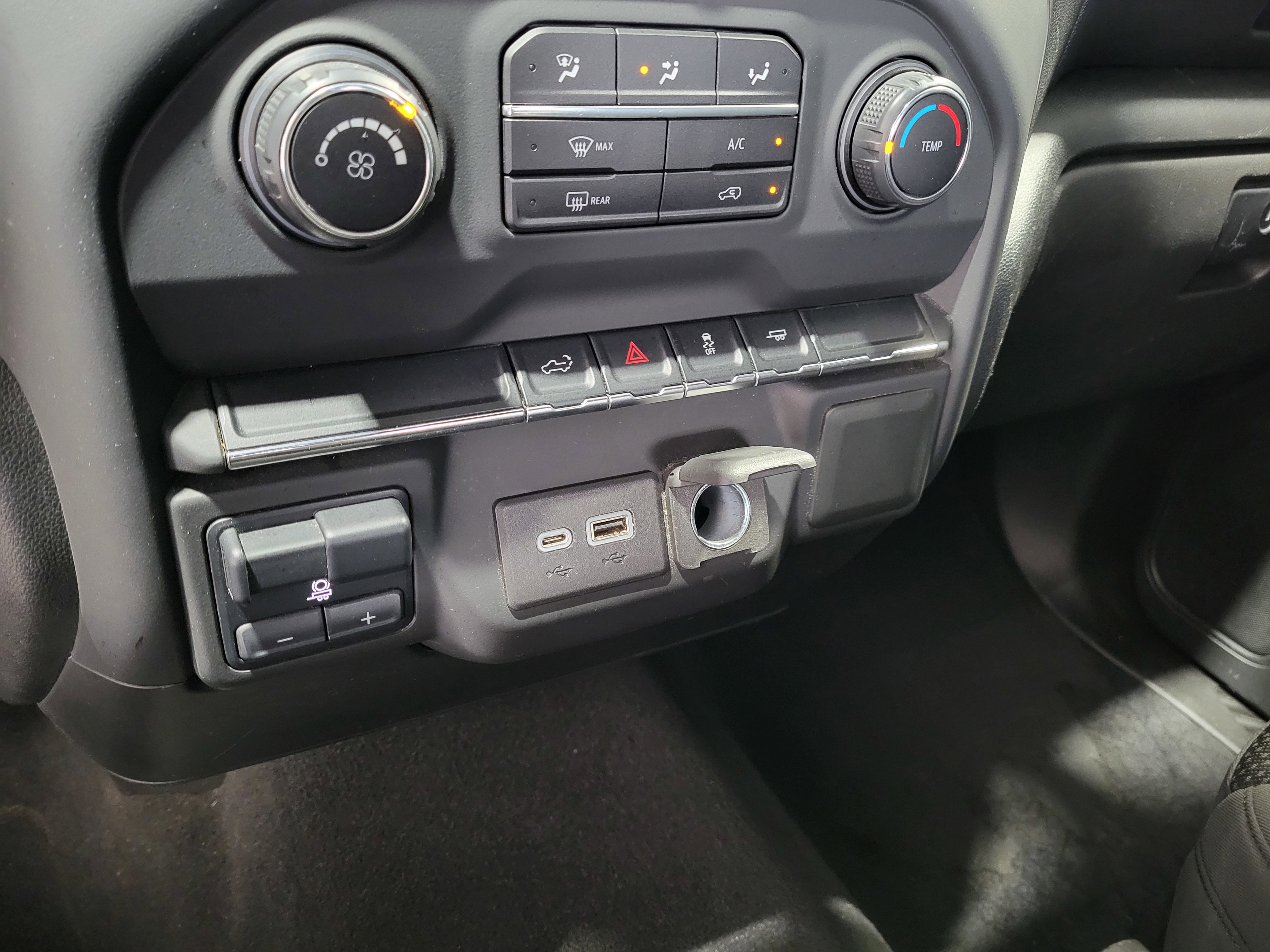 Used 2021 Chevrolet Silverado 2500 Custom w/ Custom Value Package image 27