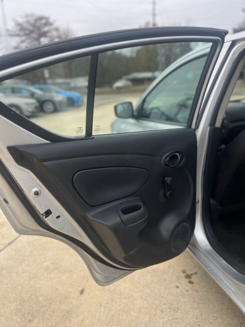 Used 2019 Nissan Versa S Plus image 17