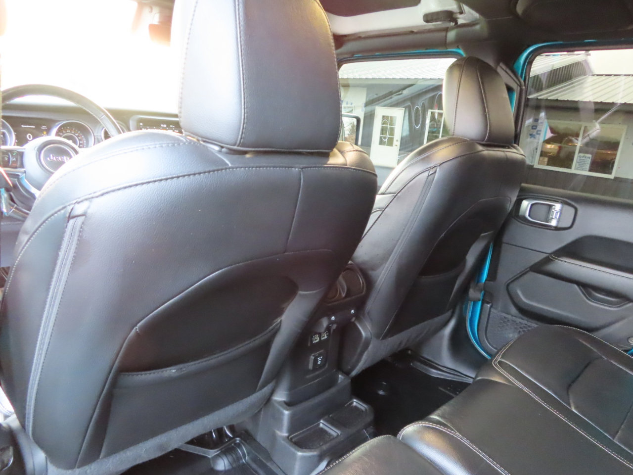 Used 2019 Jeep Wrangler Unlimited Sahara image 39