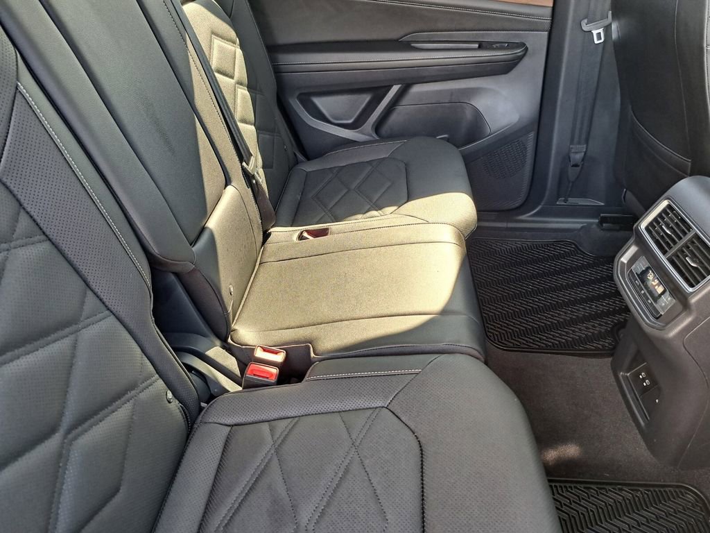 Used 2026 Volkswagen Atlas SE image 21