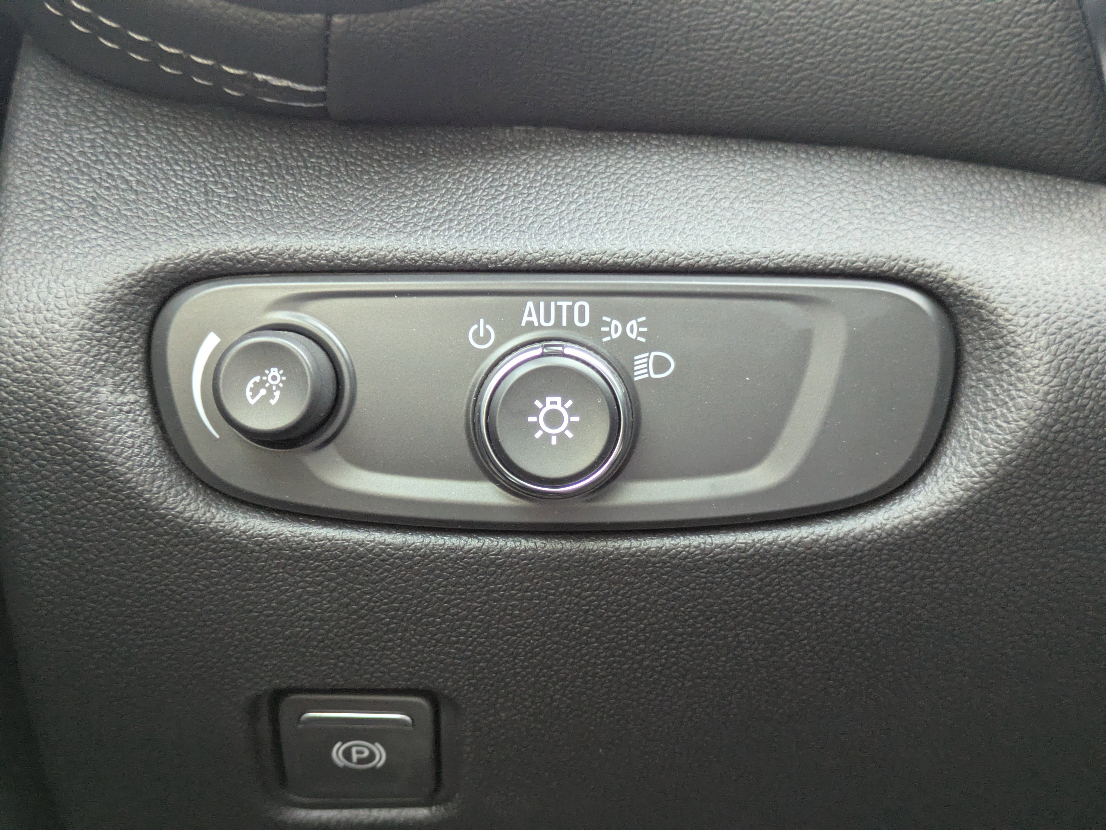 New 2026 Chevrolet Blazer LT w/ LPO, Black Sport Package image 16