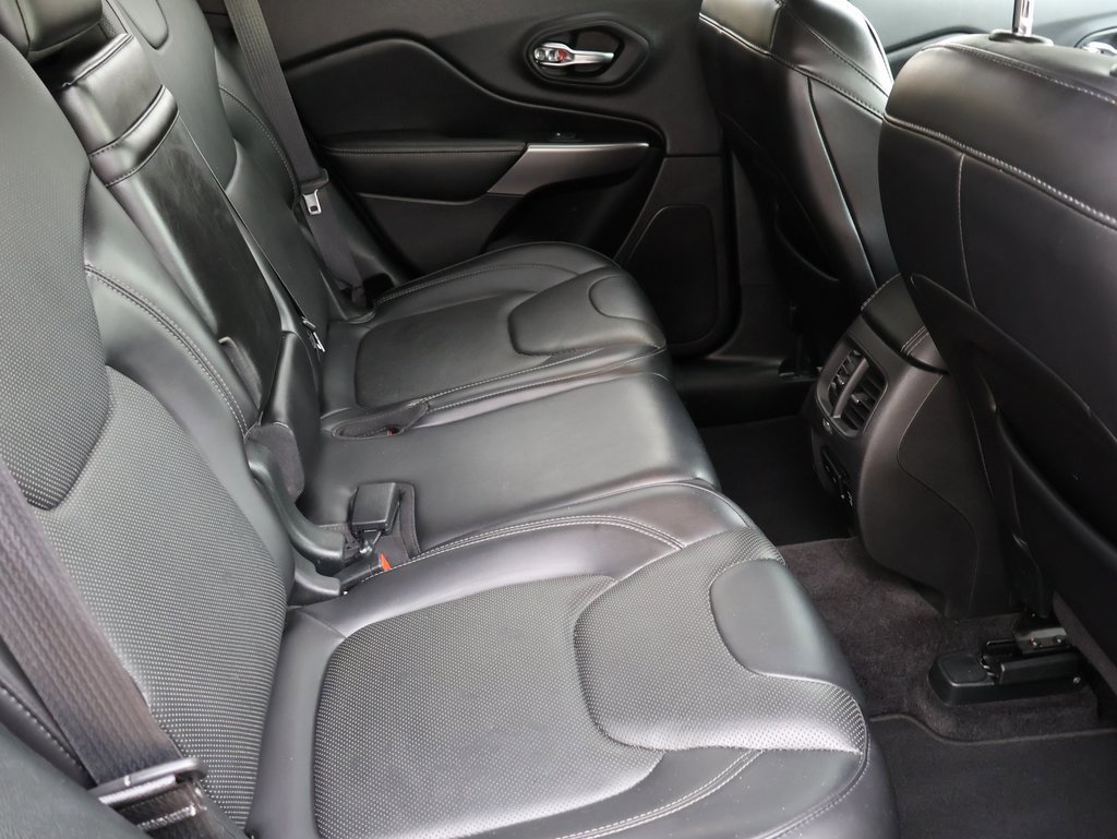 Used 2019 Jeep Cherokee Limited w/ Luxury Group image 15