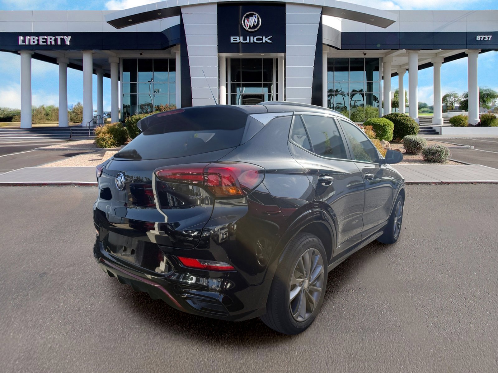 Certified 2023 Buick Encore GX Select w/ Sport Touring Package FWD image 2