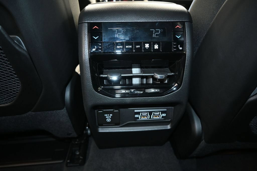 Used 2024 Jeep Grand Cherokee Summit AWD/4WD image 11