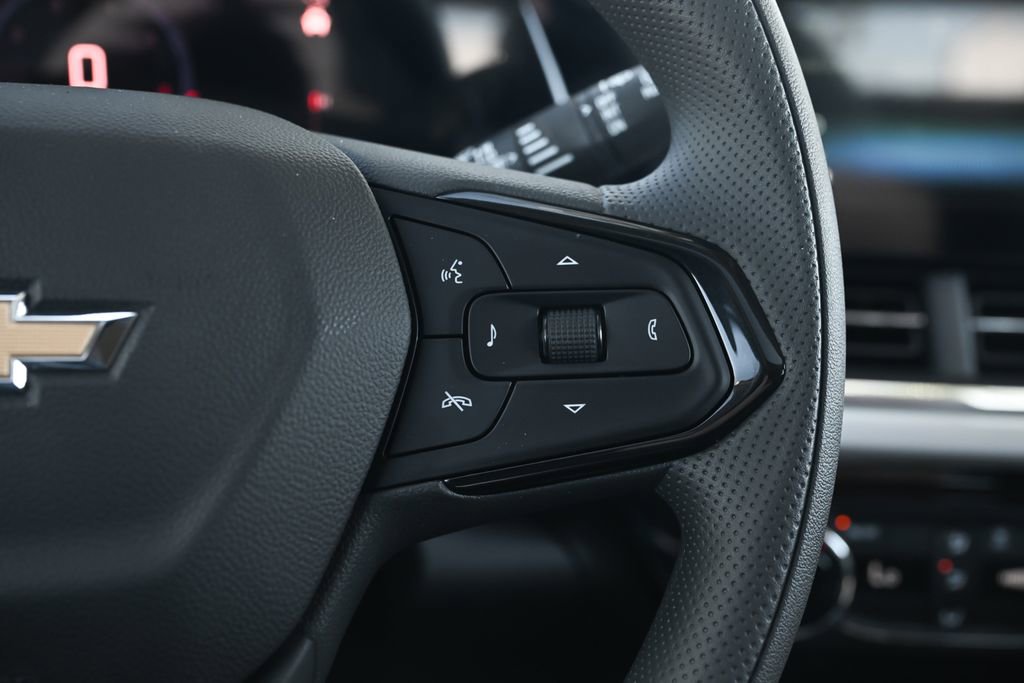 New 2026 Chevrolet Trax LT w/ Sunroof Package FWD image 21