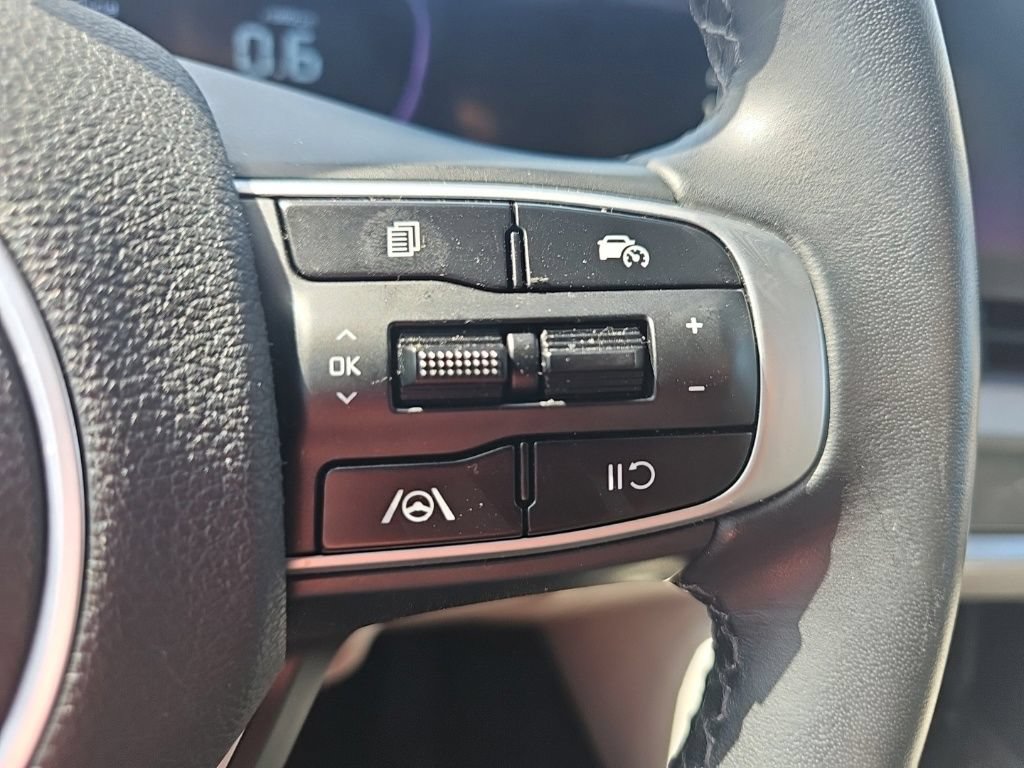 Certified 2025 Kia Sportage EX w/ Premium Package FWD image 33