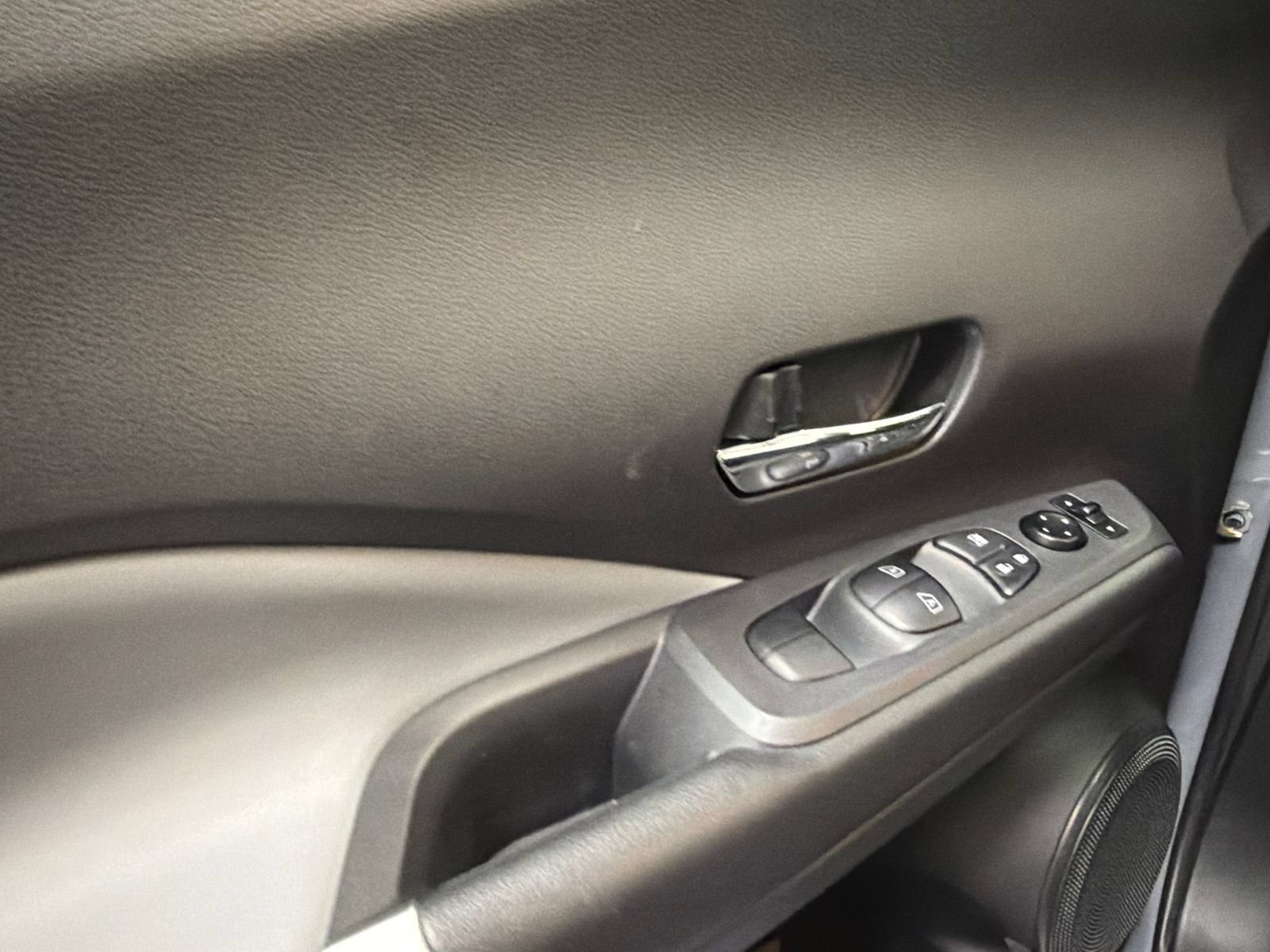 Used 2021 Nissan Kicks SR w/ SR Premium Package FWD image 30