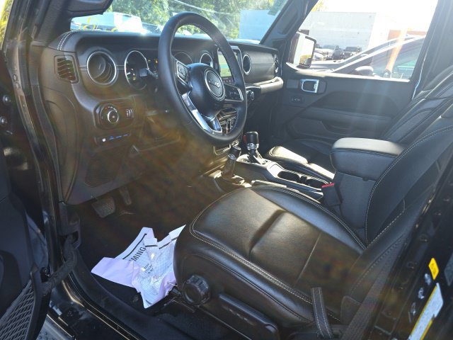 Used 2023 Jeep Wrangler Unlimited Sahara w/ Cold Weather Group AWD/4WD image 11