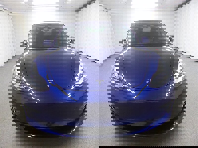 Used 2018 Tesla Model 3 image 2