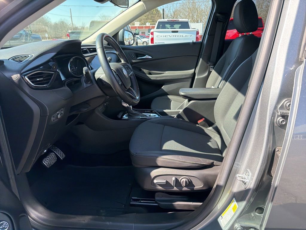 Used 2023 Buick Encore GX Select w/ Sport Touring Package image 7