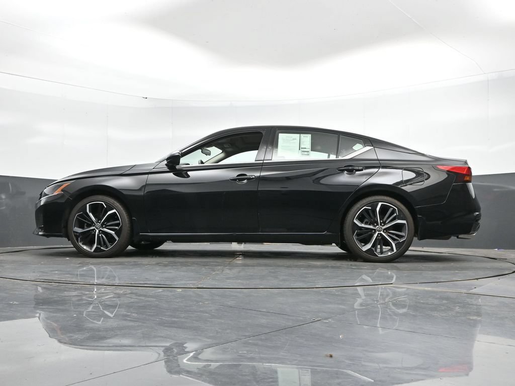 Used 2025 Nissan Altima 2.5 SR w/ SR Premium Package FWD image 45