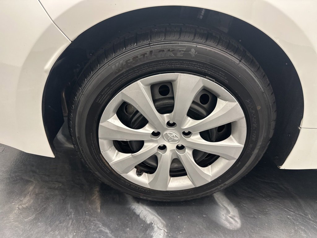 Used 2023 Toyota Corolla LE image 30