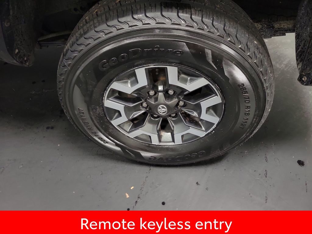 Used 2023 Toyota Tacoma TRD Off-Road w/ Technology Package AWD/4WD image 11