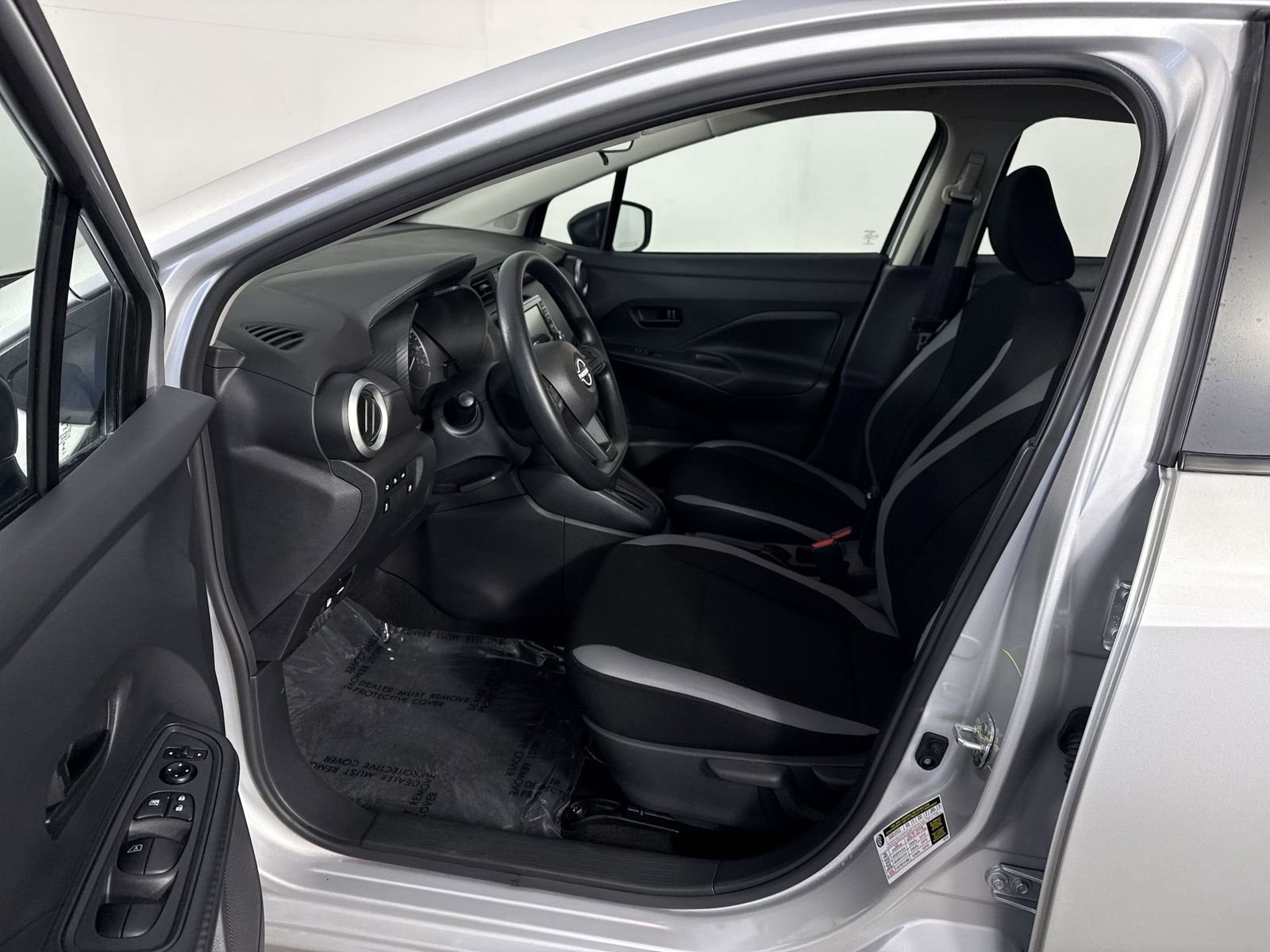 Certified 2025 Nissan Versa S w/ Trunk Package image 4