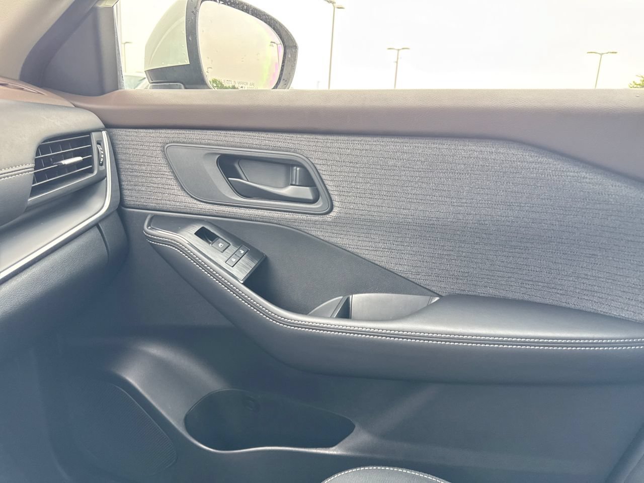 Used 2021 Nissan Rogue S FWD image 23
