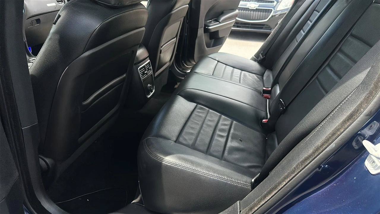 Used 2014 Dodge Charger SE RWD image 23
