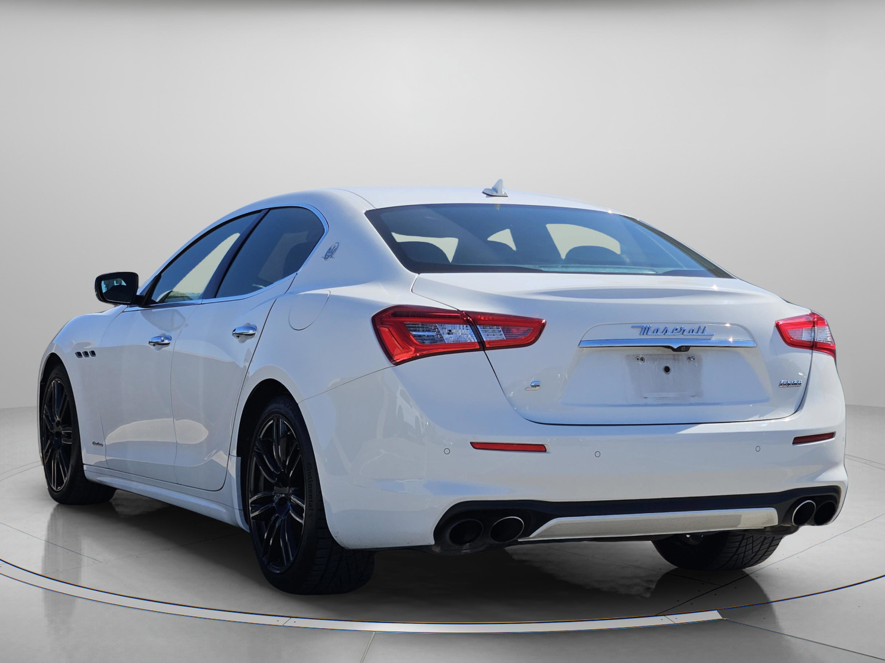 Used 2019 Maserati Ghibli S GranLusso image 3