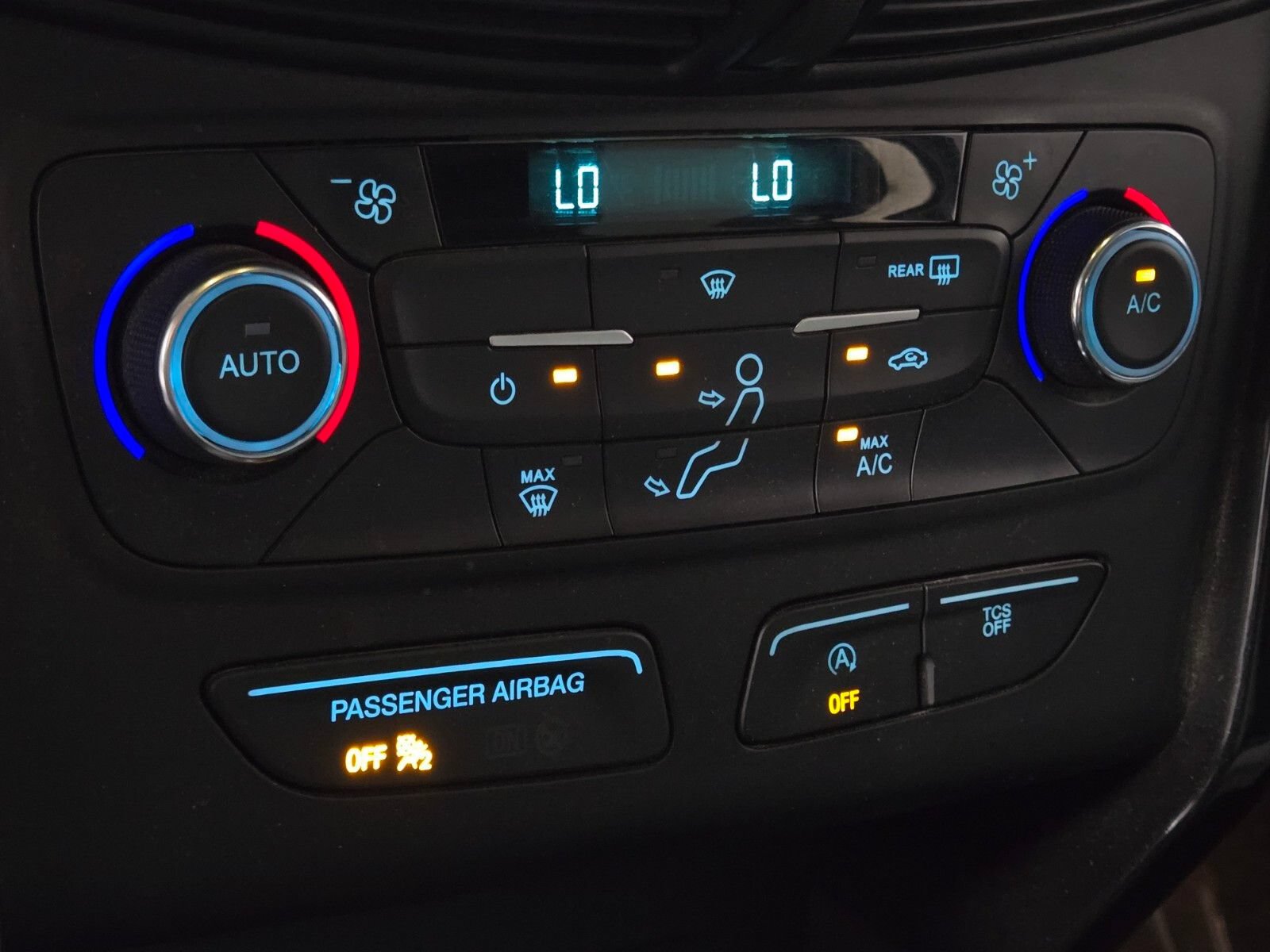 Used 2017 Ford Escape SE w/ Equipment Group 201A FWD image 29