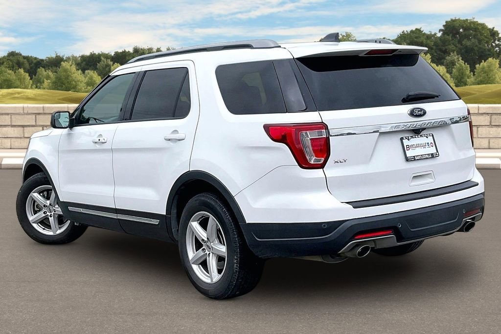 Used 2018 Ford Explorer XLT FWD image 10