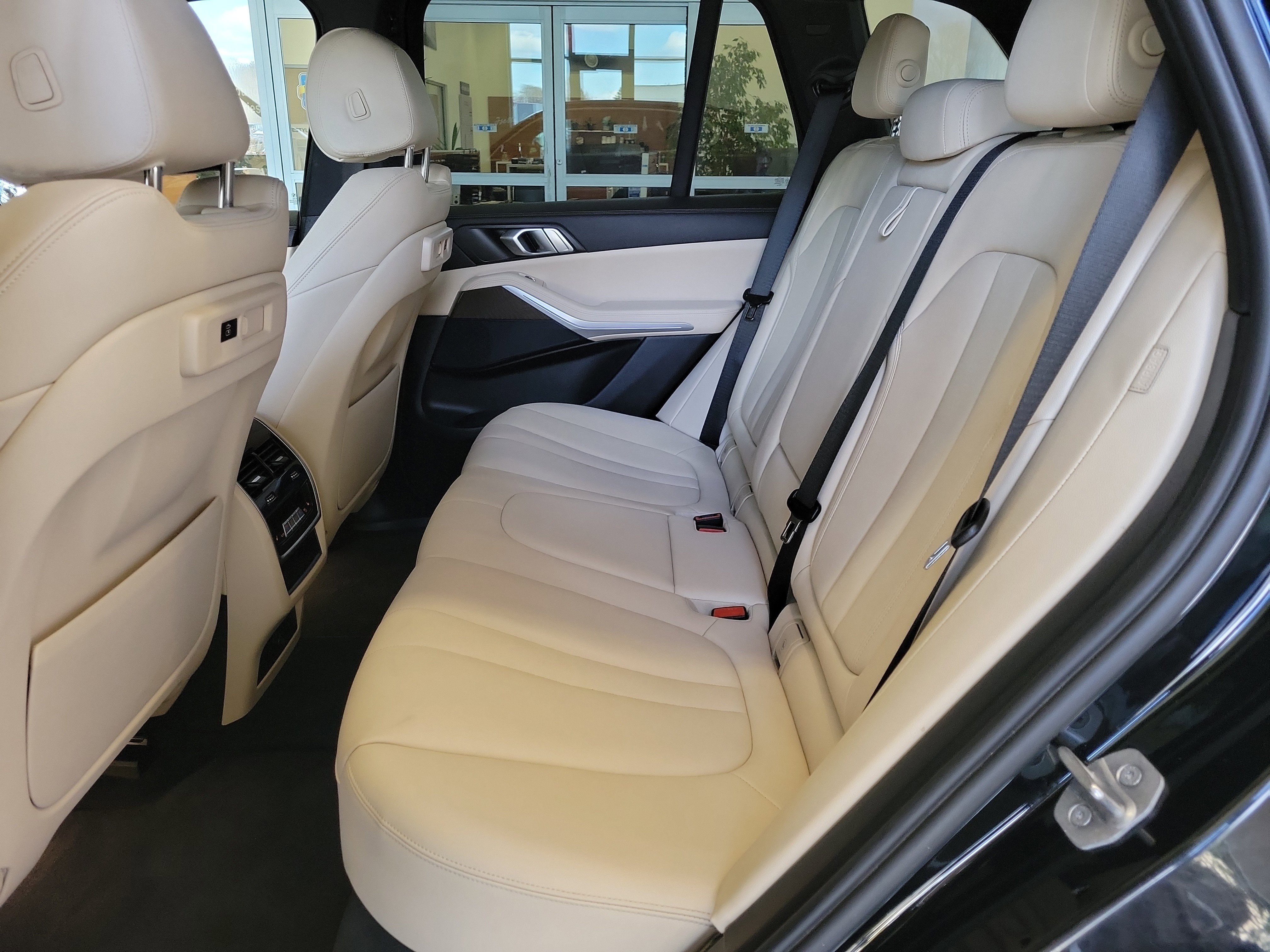 Used 2022 BMW X5 xDrive45e w/ Climate Comfort Package image 16