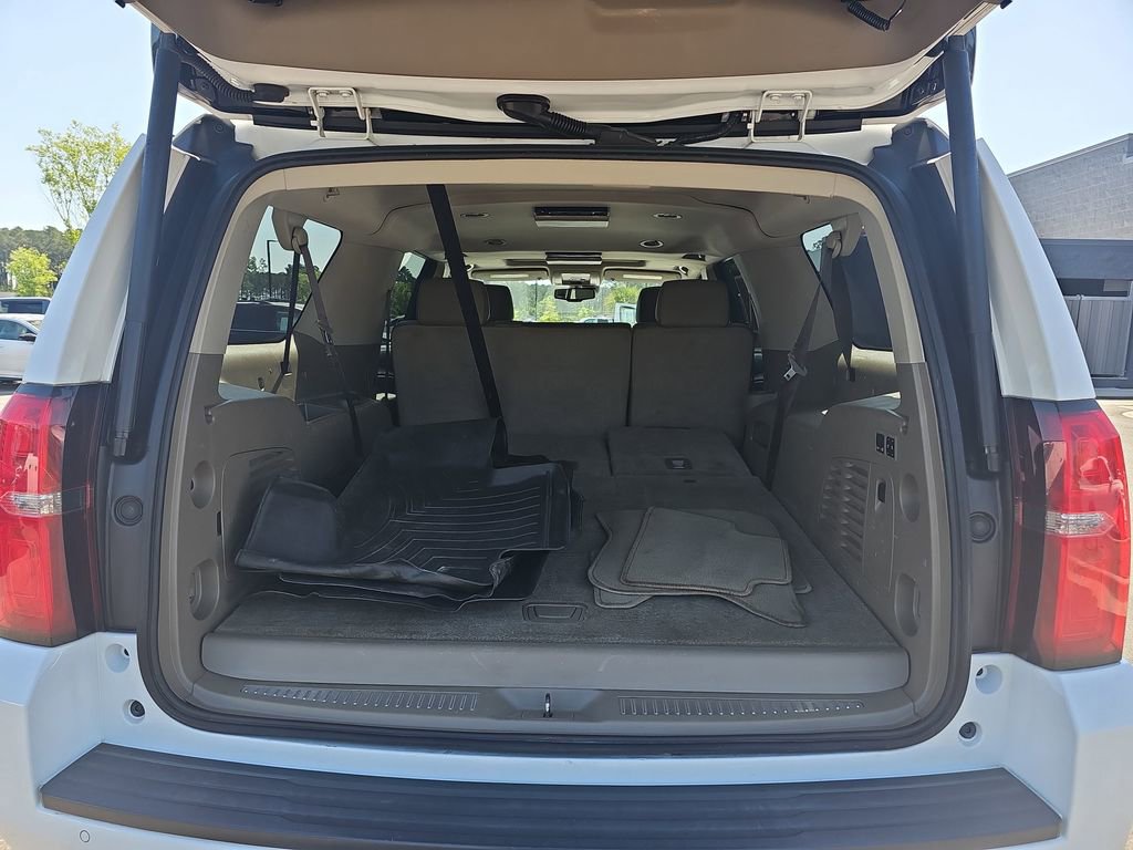 Used 2017 Chevrolet Suburban LT w/ LT Signature Package RWD image 17