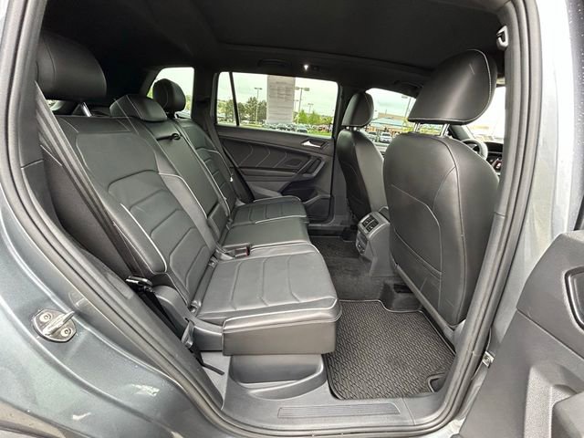Used 2022 Volkswagen Tiguan SEL R-Line AWD/4WD image 29